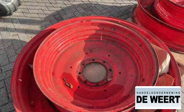 Fendt velgen 50" - Шини і диски в категорії Сільськогосподарська техніка: фото 3 Fendt velgen 50" - Шини і диски в категорії Сільськогосподарська техніка: фото 3