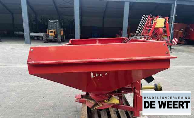 Lely centerliner stooier , front aandrijving - Розкидач добрив: фото 3 Lely centerliner stooier , front aandrijving - Розкидач добрив: фото 3