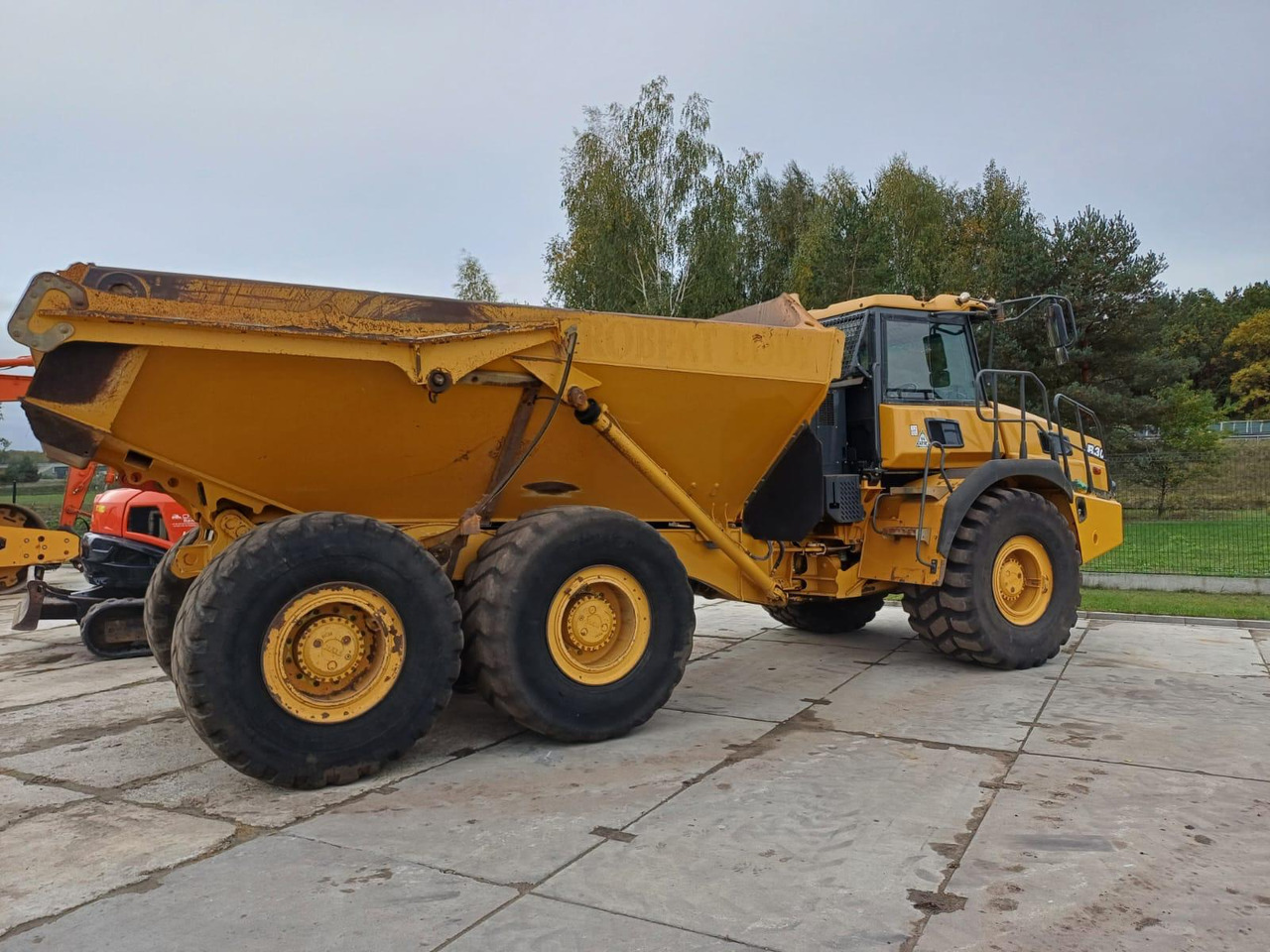 Bell B30E - Шарнірний самоскид: фото 3 Bell B30E - Шарнірний самоскид: фото 3