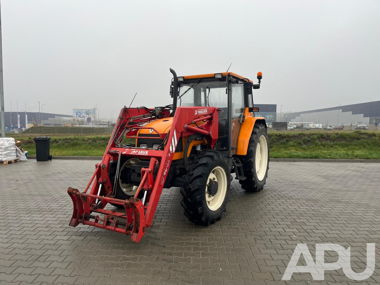 Ciągnik rolniczy Renault - Трактор: фото 1 Ciągnik rolniczy Renault - Трактор: фото 1