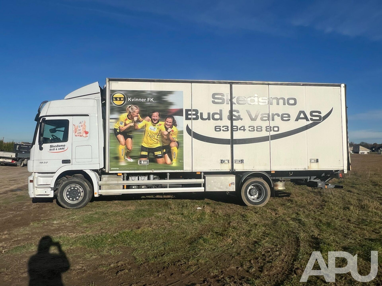 Mercedes Actros 1832 - Вантажівка з закритим кузовом: фото 4 Mercedes Actros 1832 - Вантажівка з закритим кузовом: фото 4