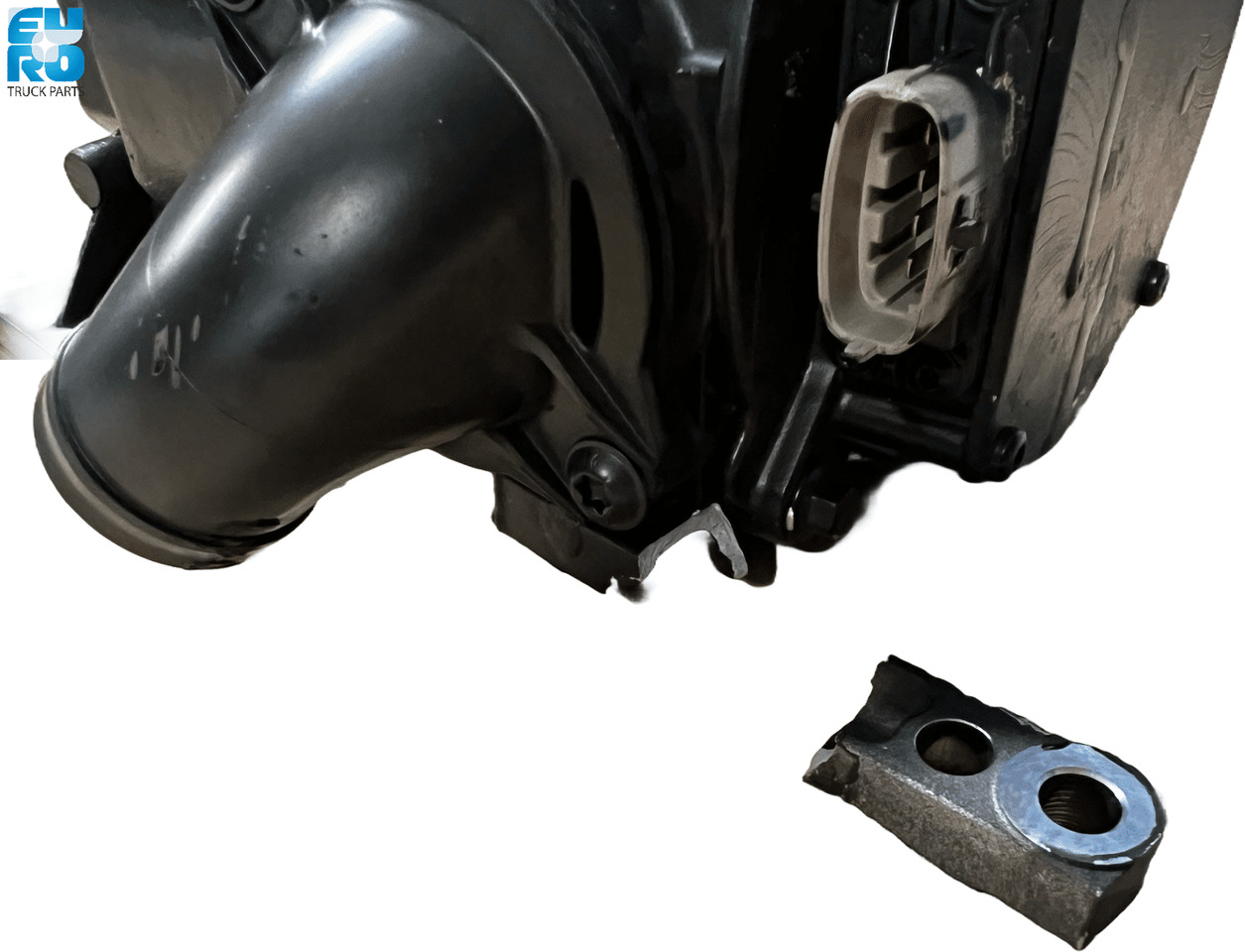 DAF CF,XF E6 MX11 (2013-) OE CRANCASE VENTILATION MODULE FROM NEW TRUCK WITH DAMAGE + DEPOSIT 2178442EXP - Картер в категорії Вантажівки: фото 2 DAF CF,XF E6 MX11 (2013-) OE CRANCASE VENTILATION MODULE FROM NEW TRUCK WITH DAMAGE + DEPOSIT 2178442EXP - Картер в категорії Вантажівки: фото 2