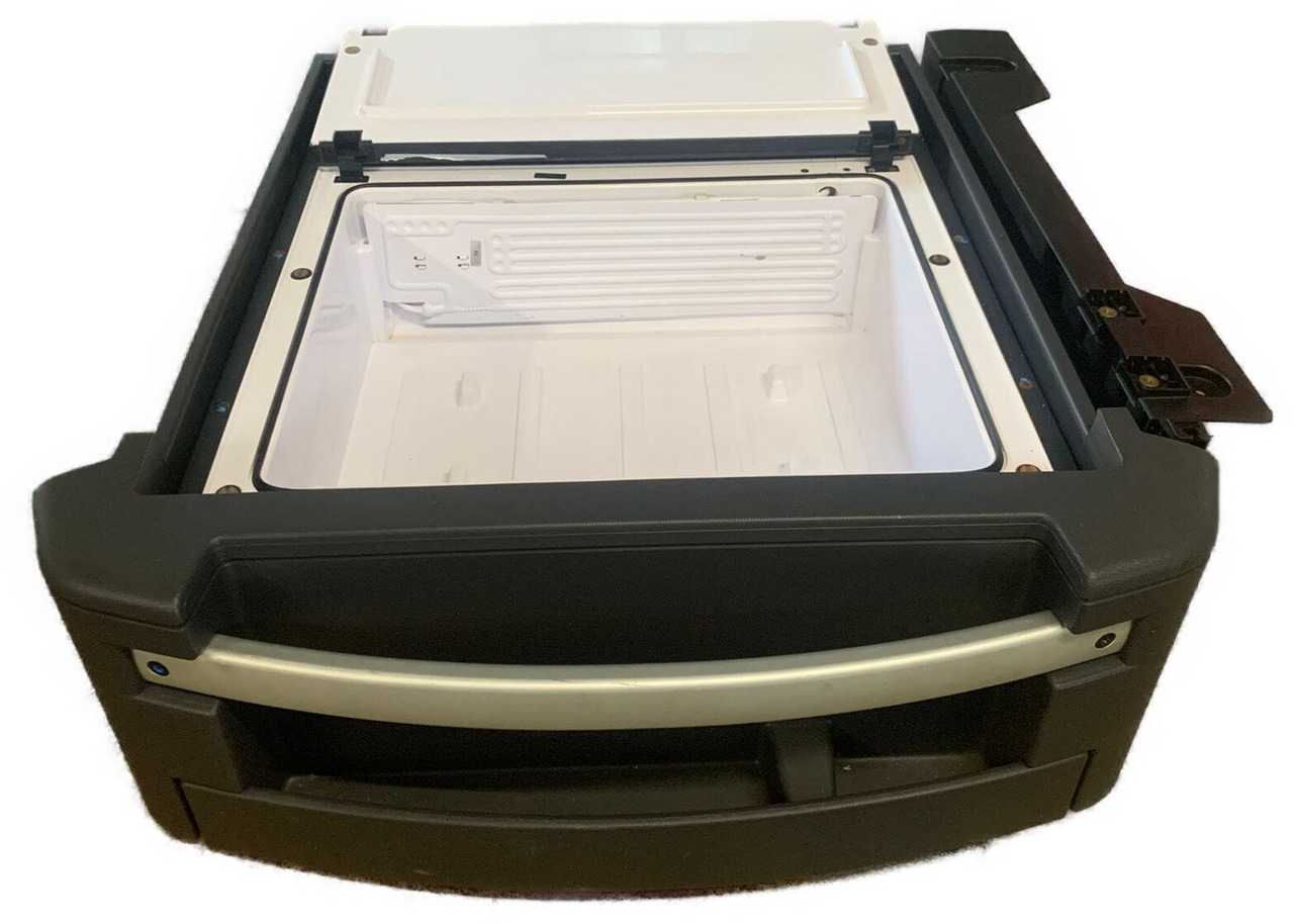 RENAULT T-SERIE KOELBOX 26 LITER 7482268889 7482315436U - Кабіна й інтер'єр в категорії Вантажівки: фото 3 RENAULT T-SERIE KOELBOX 26 LITER 7482268889 7482315436U - Кабіна й інтер'єр в категорії Вантажівки: фото 3