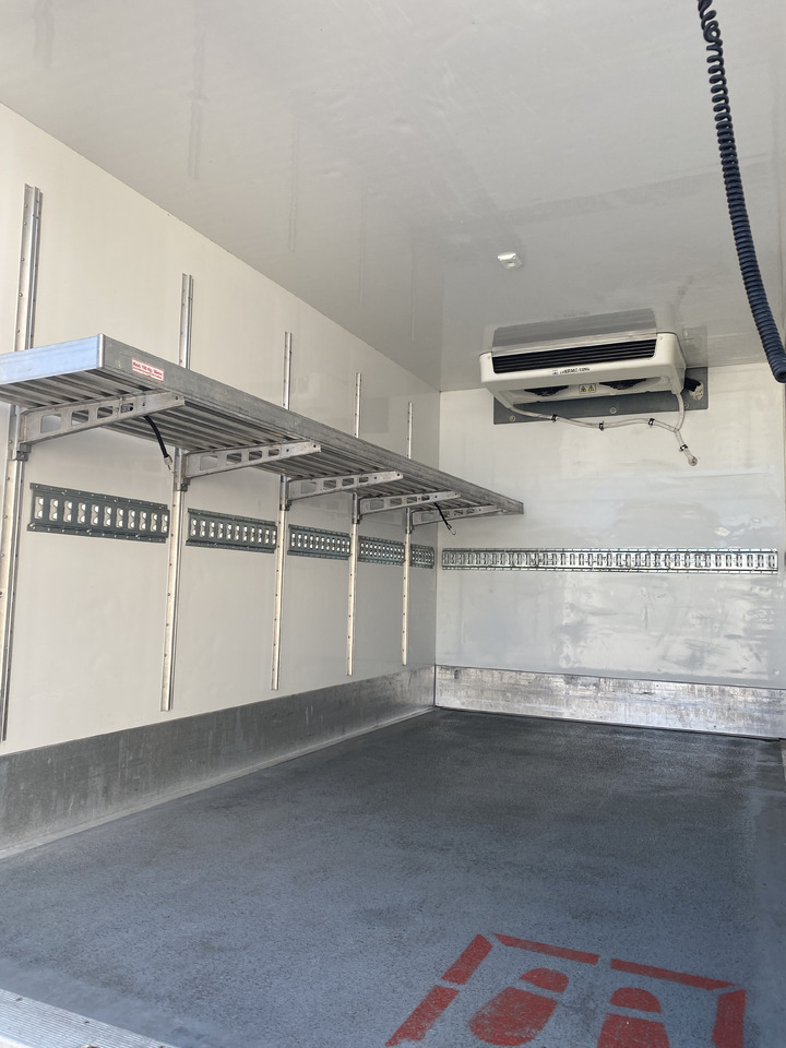 Mercedes Sprinter - Фургон-рефрижератор: фото 2 Mercedes Sprinter - Фургон-рефрижератор: фото 2