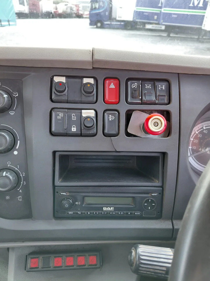 2014 DAF LF Skip Loader X 2 - Скіповий навантажувач вантажівка: фото 5 2014 DAF LF Skip Loader X 2 - Скіповий навантажувач вантажівка: фото 5