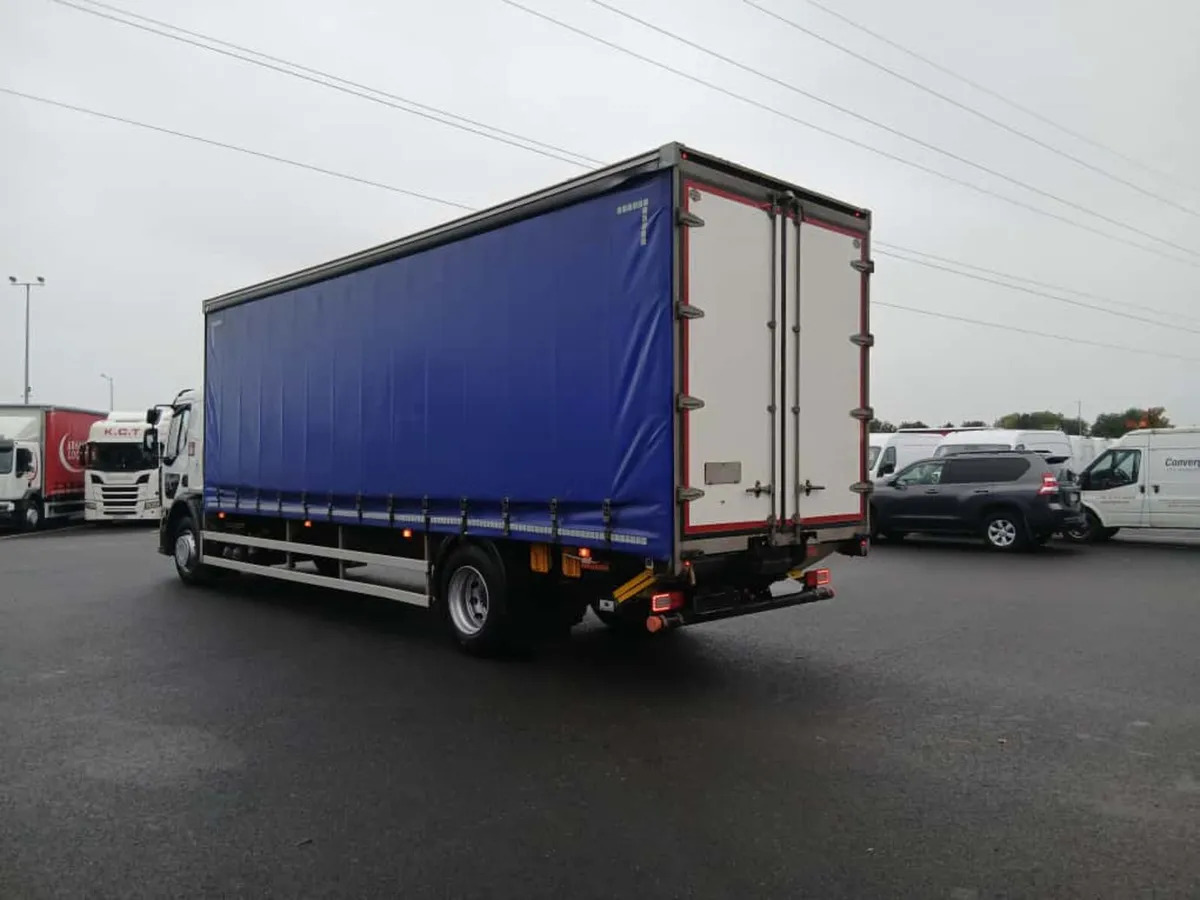 2020 Renault D18 Wide Curtainsider - Тентована вантажівка: фото 5 2020 Renault D18 Wide Curtainsider - Тентована вантажівка: фото 5