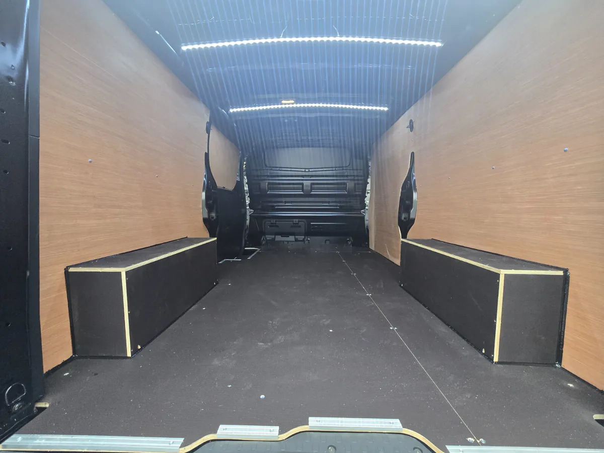 Суцільнометалевий фургон 2024 Renault Trafic Exclusive 170BHP: фото 16