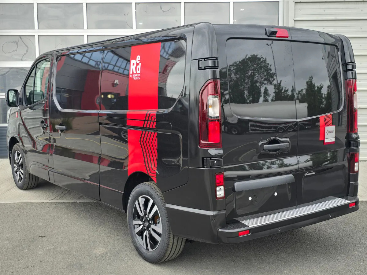NEW Renault Trafic Exclusive 170BHP/150BHP Auto Black - Суцільнометалевий фургон: фото 3 NEW Renault Trafic Exclusive 170BHP/150BHP Auto Black - Суцільнометалевий фургон: фото 3