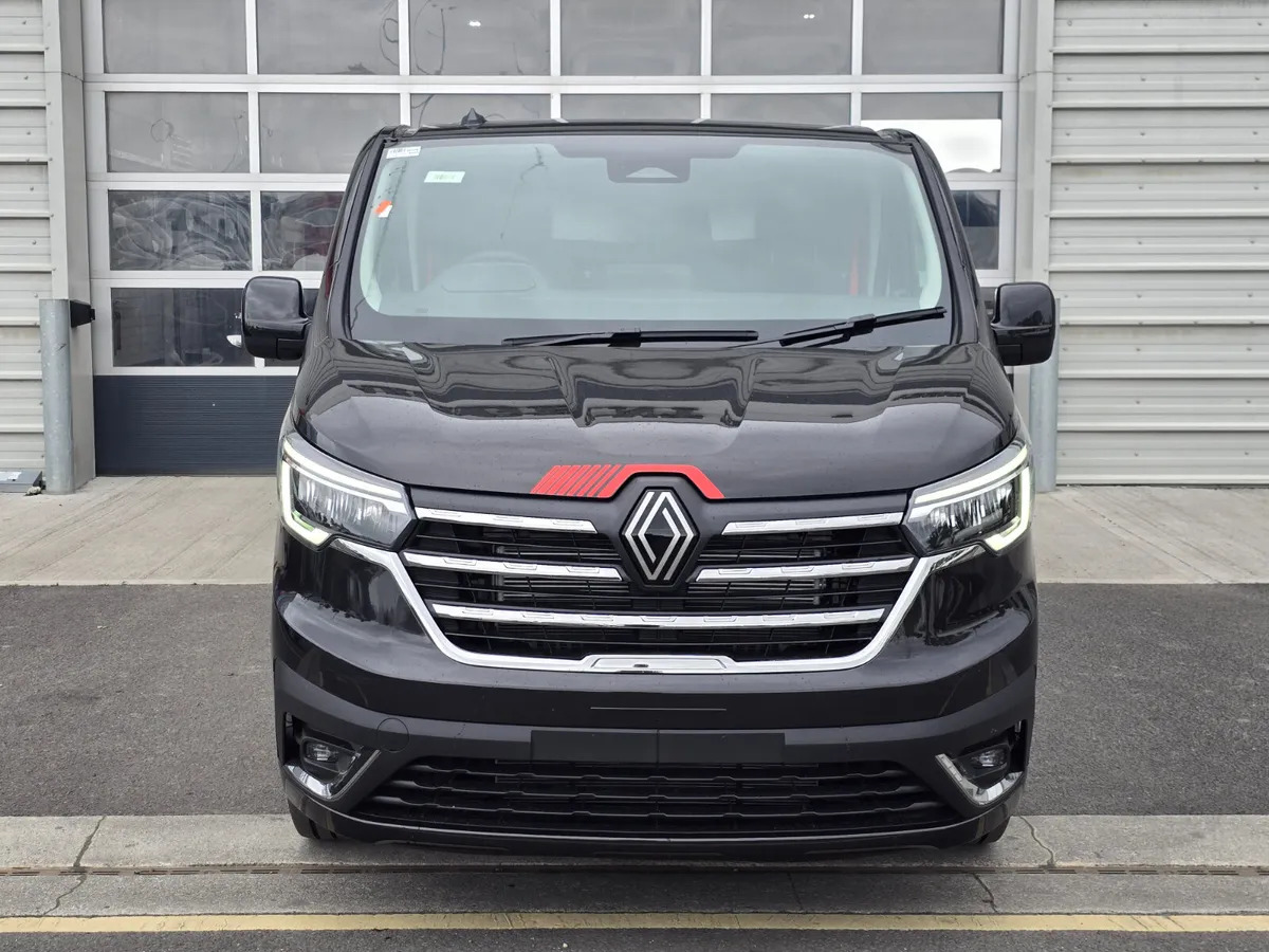 NEW Renault Trafic Exclusive 170BHP/150BHP Auto Black - Суцільнометалевий фургон: фото 4 NEW Renault Trafic Exclusive 170BHP/150BHP Auto Black - Суцільнометалевий фургон: фото 4