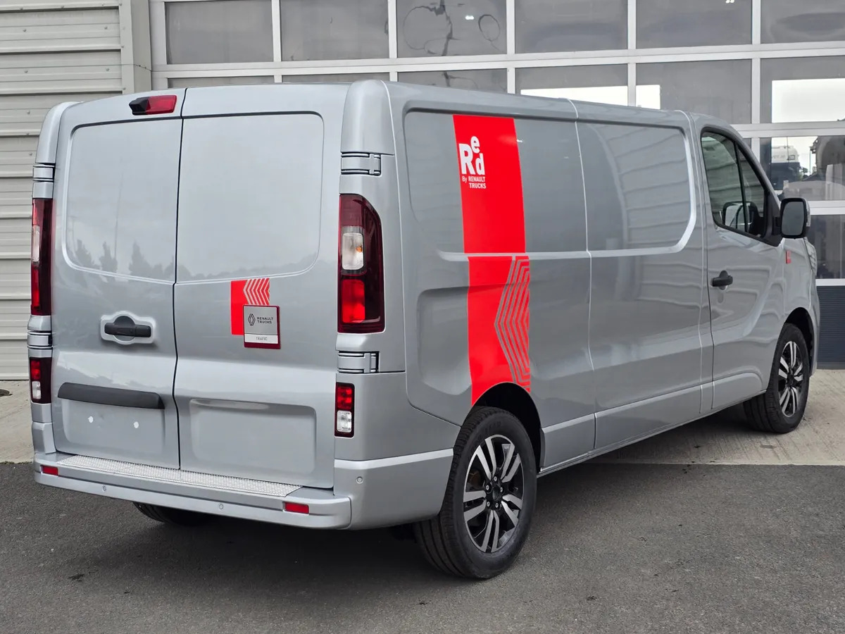 NEW Renault Trafic Exclusive 170BHP/150BHP Manual Silver - Суцільнометалевий фургон: фото 2 NEW Renault Trafic Exclusive 170BHP/150BHP Manual Silver - Суцільнометалевий фургон: фото 2
