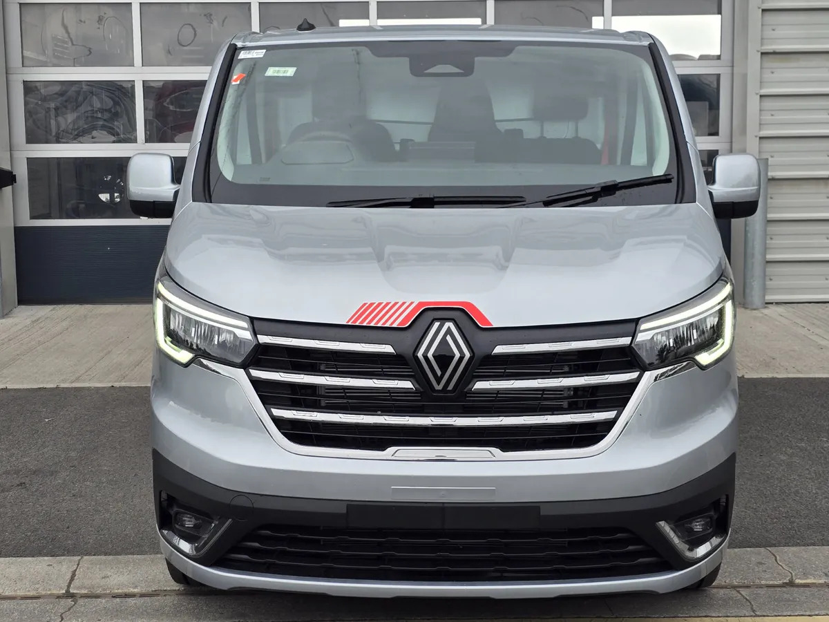 NEW Renault Trafic Exclusive 170BHP/150BHP Manual Silver - Суцільнометалевий фургон: фото 4 NEW Renault Trafic Exclusive 170BHP/150BHP Manual Silver - Суцільнометалевий фургон: фото 4
