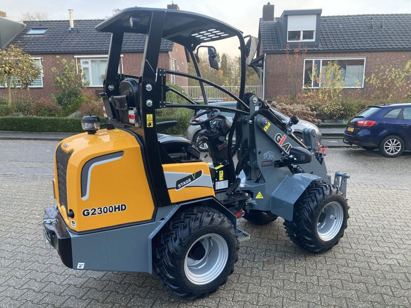 Giant G2300 HD - Компактний фронтальний навантажувач: фото 4 Giant G2300 HD - Компактний фронтальний навантажувач: фото 4