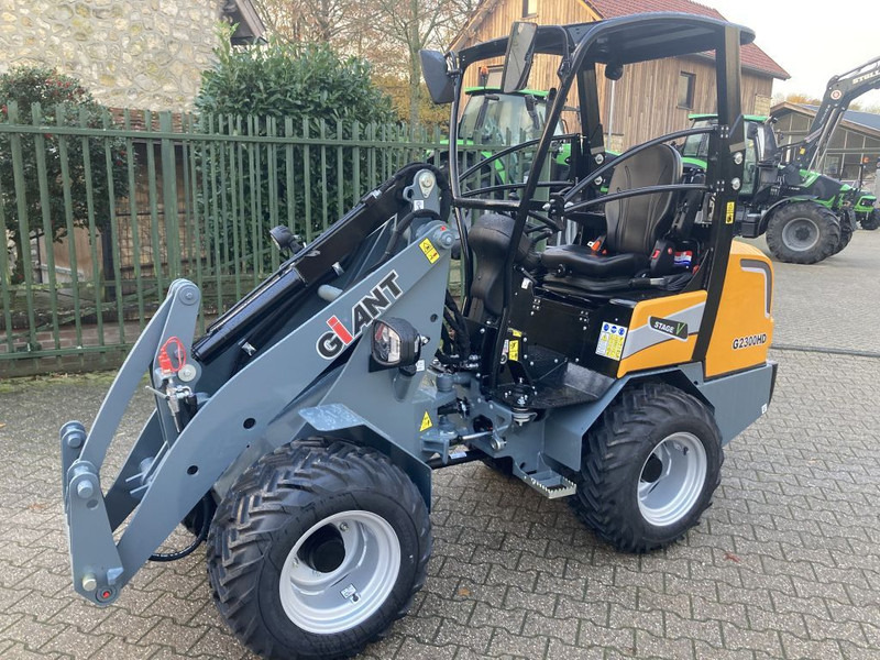 Giant G2300 HD - Компактний фронтальний навантажувач: фото 2 Giant G2300 HD - Компактний фронтальний навантажувач: фото 2