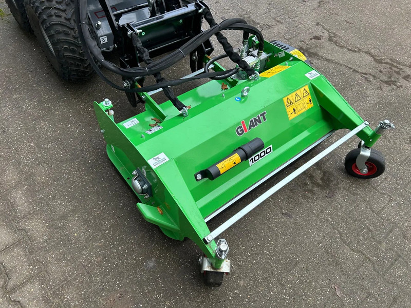 Giant SK252D + klepelmaaier - Компактний фронтальний навантажувач: фото 5 Giant SK252D + klepelmaaier - Компактний фронтальний навантажувач: фото 5