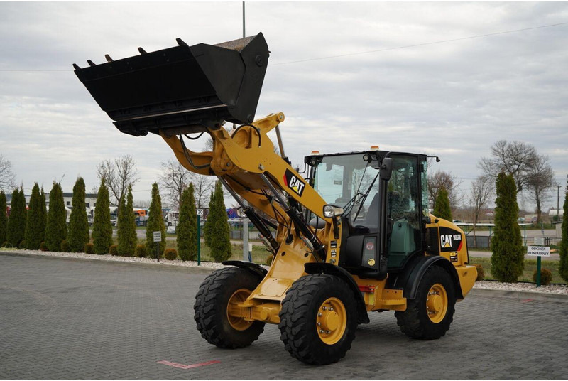 Caterpillar 906M / ŁADOWARKA KOŁOWA / 2019 ROK / ŁYŻKA SZCZĘKOWA / - Колісний навантажувач: фото 1 Caterpillar 906M / ŁADOWARKA KOŁOWA / 2019 ROK / ŁYŻKA SZCZĘKOWA / - Колісний навантажувач: фото 1