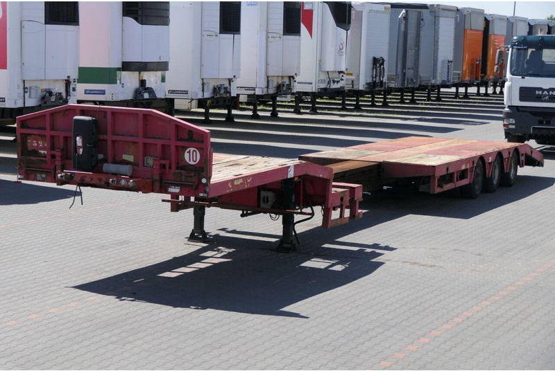 Faymonville NISKOPODWOZIE / ROZCIĄGANA / LAWETA / osie skrętne / wciągarka - Низькорамна платформа напівпричіп: фото 3 Faymonville NISKOPODWOZIE / ROZCIĄGANA / LAWETA / osie skrętne / wciągarka - Низькорамна платформа напівпричіп: фото 3