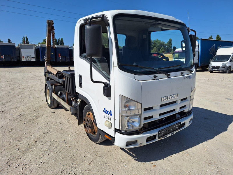 Isuzu 4X4 - container transport - Скіповий навантажувач вантажівка: фото 1 Isuzu 4X4 - container transport - Скіповий навантажувач вантажівка: фото 1