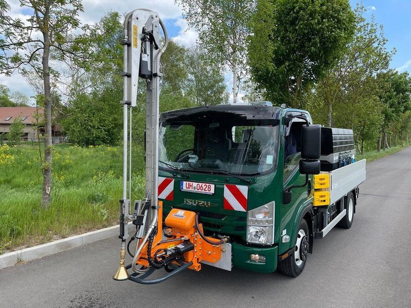 Isuzu NPR Locsolókocsi - Вантажівка цистерна: фото 4 Isuzu NPR Locsolókocsi - Вантажівка цистерна: фото 4