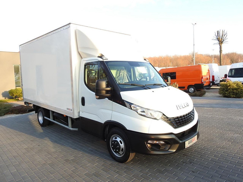 Iveco DAILY 35S16 KONTENER WINDA 8 PALET TEMPOMAT KLIMATYZACJA BLIŹNIA - Фургон з закритим кузовом: фото 4 Iveco DAILY 35S16 KONTENER WINDA 8 PALET TEMPOMAT KLIMATYZACJA BLIŹNIA - Фургон з закритим кузовом: фото 4