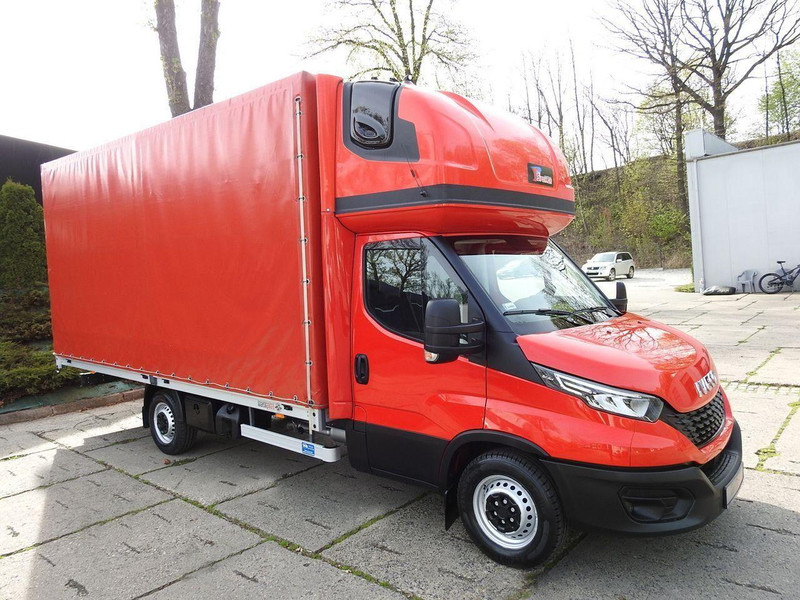 Iveco DAILY 35S18 PLANDEKA 10 PALET WEBASTO KLIMATYZACJA TEMPOMAT LEDY - Вантажівка з закритим кузовом: фото 4 Iveco DAILY 35S18 PLANDEKA 10 PALET WEBASTO KLIMATYZACJA TEMPOMAT LEDY - Вантажівка з закритим кузовом: фото 4