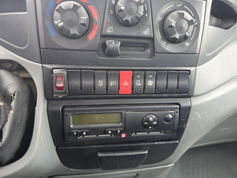 Легка бортова вантажівка Iveco Daily 55 S 18 4x4 + Veldhuizen Palfinger PK3300 Clixtar: фото 19