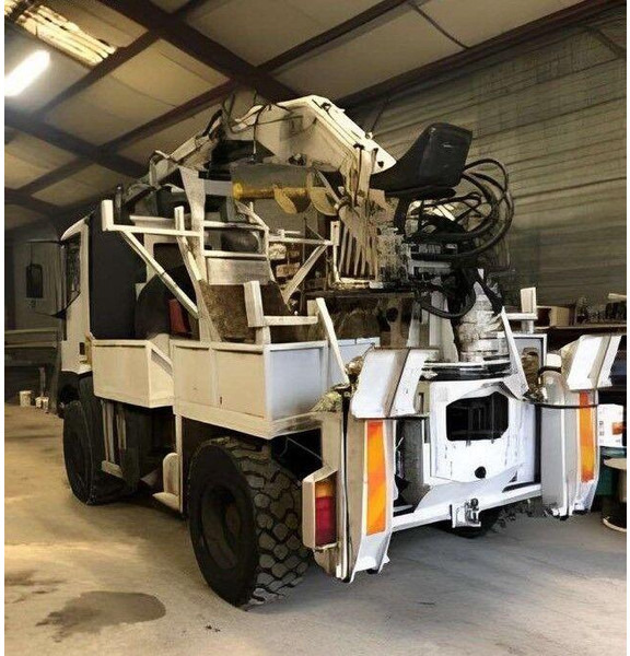Iveco - Drilling crane truck 4x4 - Бурова установка: фото 2 Iveco - Drilling crane truck 4x4 - Бурова установка: фото 2
