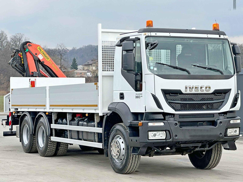 Iveco TRAKKER 360 * PRITSCHE 6,80* PK 16002 B+FUNK*6x4 - Бортова вантажівка/ Платформа, Вантажівка з маніпулятором: фото 3 Iveco TRAKKER 360 * PRITSCHE 6,80* PK 16002 B+FUNK*6x4 - Бортова вантажівка/ Платформа, Вантажівка з маніпулятором: фото 3