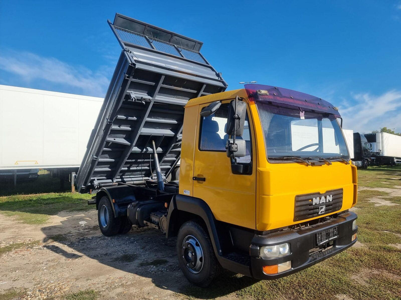 MAN LE 8.180 Meiller Kipper Three-Sided Tipper - 3 old. billencs - T - Самоскид вантажівка: фото 1 MAN LE 8.180 Meiller Kipper Three-Sided Tipper - 3 old. billencs - T - Самоскид вантажівка: фото 1