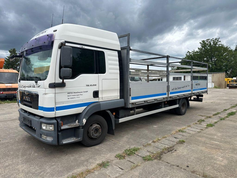 MAN TGL 12 250 euró5 - Бортова вантажівка/ Платформа, Вантажівка з маніпулятором: фото 1 MAN TGL 12 250 euró5 - Бортова вантажівка/ Платформа, Вантажівка з маніпулятором: фото 1