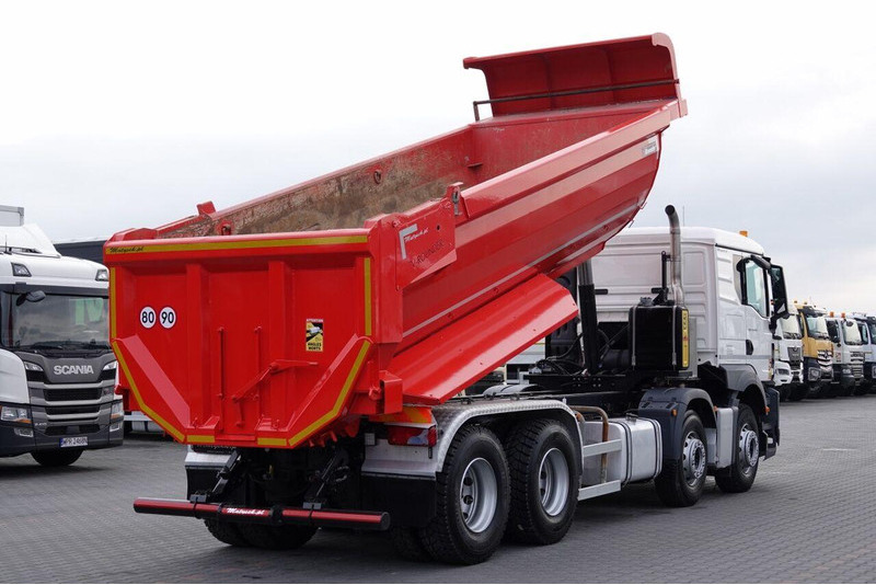 MAN TGS 35.430 / 8X4 / WYWROTKA TYLNOZSYPOWA / HYDROKLAPA / OPONY 10 - Самоскид вантажівка: фото 3 MAN TGS 35.430 / 8X4 / WYWROTKA TYLNOZSYPOWA / HYDROKLAPA / OPONY 10 - Самоскид вантажівка: фото 3