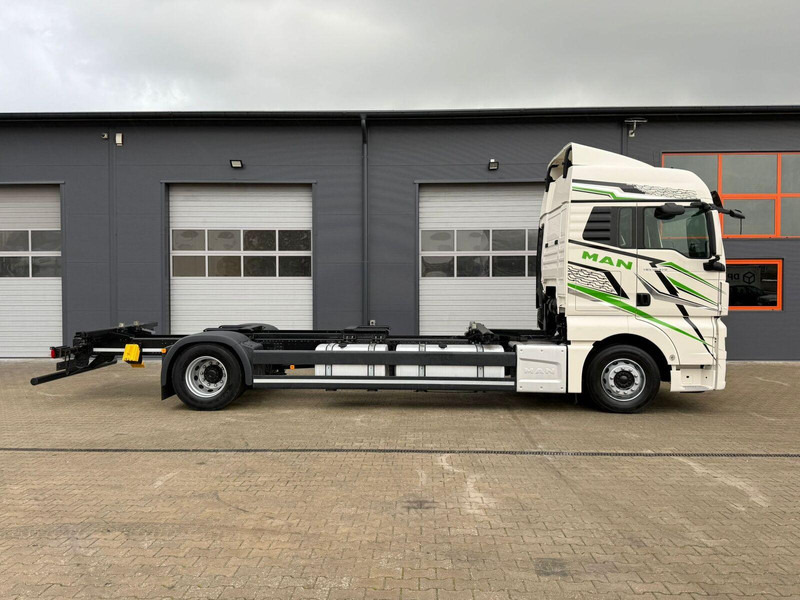 MAN TGX 18.470 // Przebieg 252 tyś. km !!! // Ciężarówka jak nowa // - Вантажівка шасі: фото 5 MAN TGX 18.470 // Przebieg 252 tyś. km !!! // Ciężarówka jak nowa // - Вантажівка шасі: фото 5