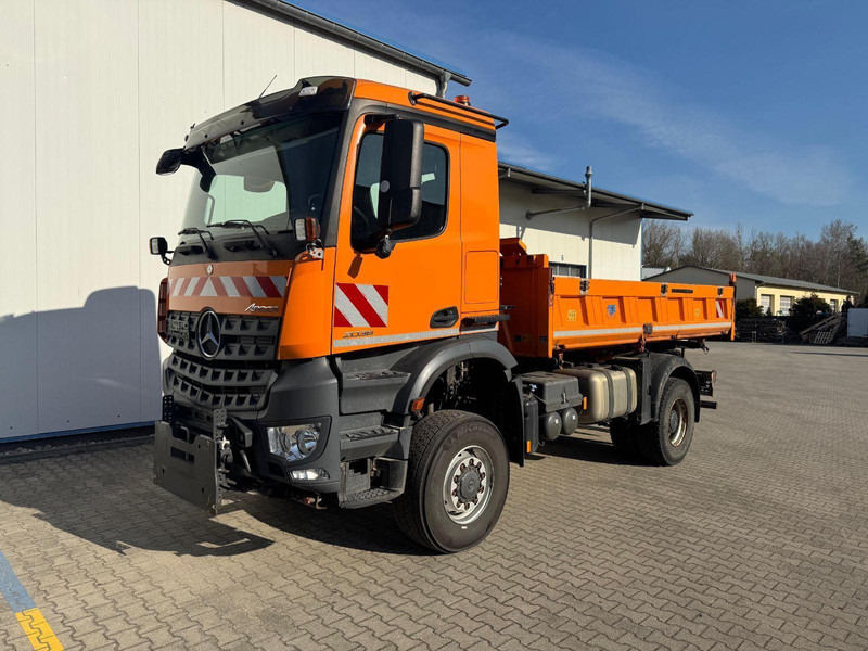Mercedes-Benz 2036 AK 4x4 3-Way Meiller Tipper Crane HIAB XS088BS-2HiDuo - Самоскид вантажівка, Вантажівка з маніпулятором: фото 1 Mercedes-Benz 2036 AK 4x4 3-Way Meiller Tipper Crane HIAB XS088BS-2HiDuo - Самоскид вантажівка, Вантажівка з маніпулятором: фото 1