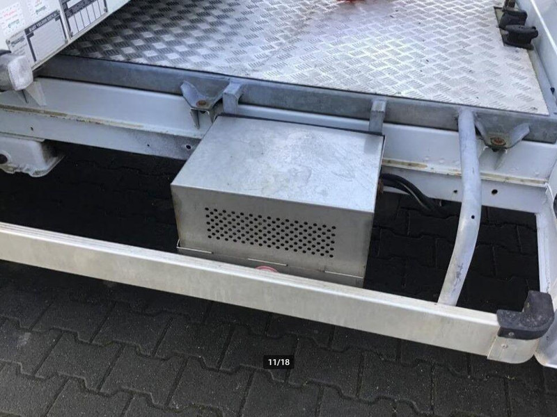 Mercedes-Benz 413 CDI BE Mini Trekker + Workshop Trailer - Малотоннажний сідельний тягач: фото 5 Mercedes-Benz 413 CDI BE Mini Trekker + Workshop Trailer - Малотоннажний сідельний тягач: фото 5