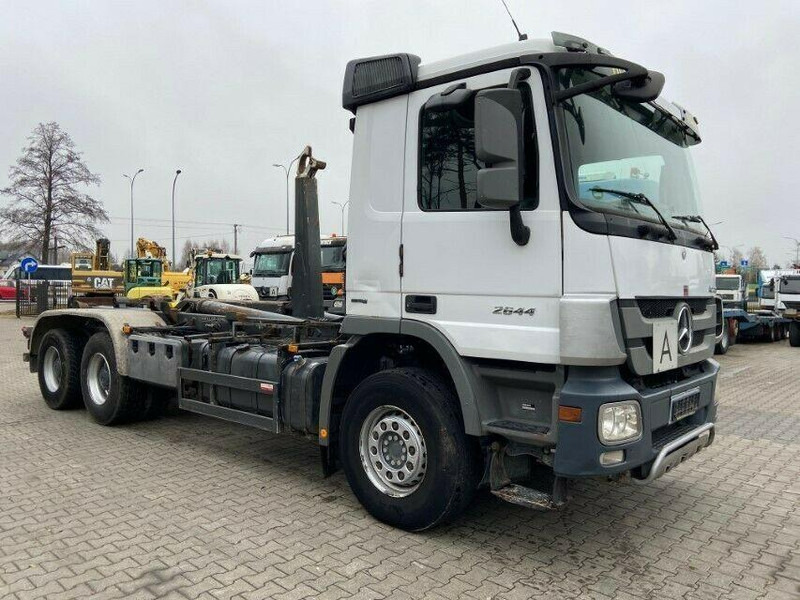 Mercedes-Benz ACTROS 2644 - Гаковий мультиліфт вантажівка: фото 1 Mercedes-Benz ACTROS 2644 - Гаковий мультиліфт вантажівка: фото 1