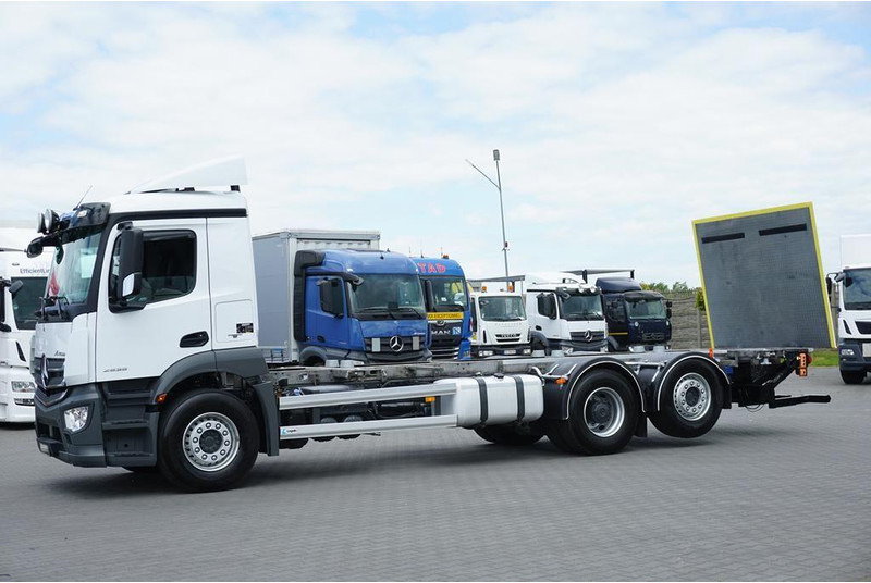 Mercedes-Benz ANTOS / 2535 / ACC / E 6 / BDF + WINDA / 7.15 , 7.45, 7.82 M / O - Контейнеровоз/ Змінний кузов вантажівка: фото 3 Mercedes-Benz ANTOS / 2535 / ACC / E 6 / BDF + WINDA / 7.15 , 7.45, 7.82 M / O - Контейнеровоз/ Змінний кузов вантажівка: фото 3