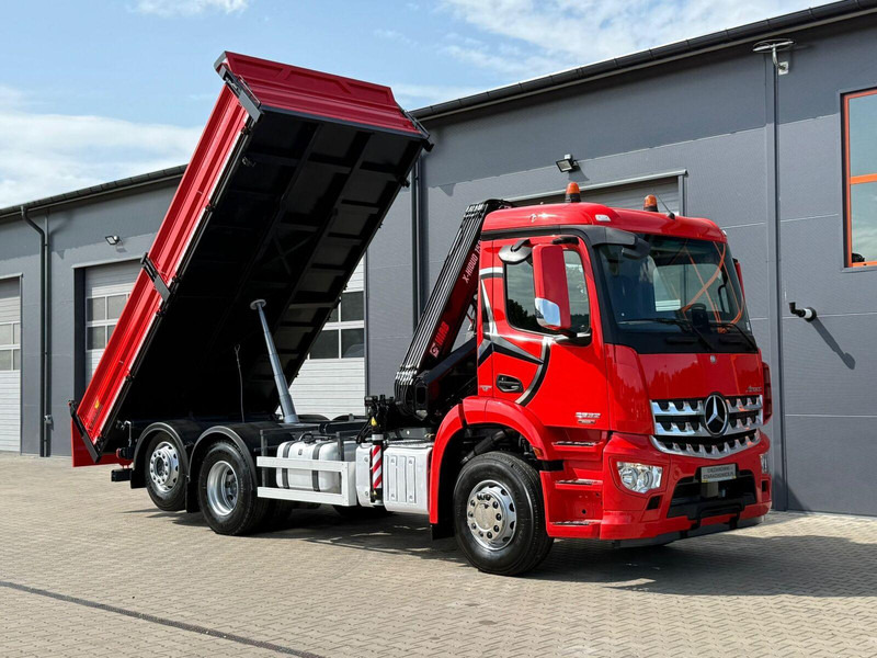 Mercedes-Benz AROCS 2532 // E6 // wywrotka 3-Stronna + HIAB HIDUO 158 B-2 // 6 - Самоскид вантажівка, Вантажівка з маніпулятором: фото 1 Mercedes-Benz AROCS 2532 // E6 // wywrotka 3-Stronna + HIAB HIDUO 158 B-2 // 6 - Самоскид вантажівка, Вантажівка з маніпулятором: фото 1