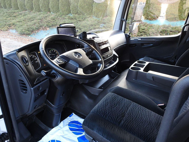 Mercedes-Benz ATEGO 12.24 KONTENER CHŁODNIA -10*C WINDA 16 PALET FUNKCJA GRZAN - Рефрижератор вантажівка: фото 2 Mercedes-Benz ATEGO 12.24 KONTENER CHŁODNIA -10*C WINDA 16 PALET FUNKCJA GRZAN - Рефрижератор вантажівка: фото 2