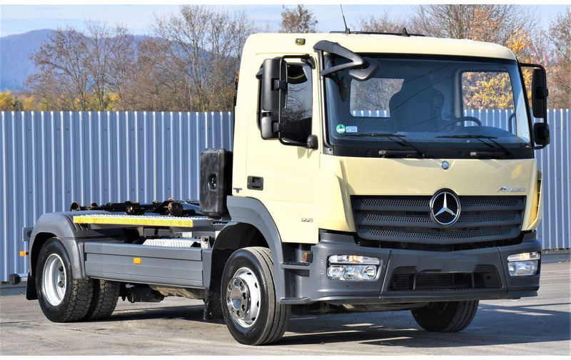 Mercedes-Benz ATEGO 1221 * ABROLLKIPPER * TOPZUSTAND - Гаковий мультиліфт вантажівка: фото 3 Mercedes-Benz ATEGO 1221 * ABROLLKIPPER * TOPZUSTAND - Гаковий мультиліфт вантажівка: фото 3