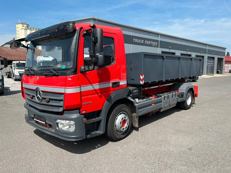 Mercedes-Benz ATEGO 1524, ABROLLKIPPER HIAB 1570MM - Бортова вантажівка/ Платформа, Вантажівка з маніпулятором: фото 1 Mercedes-Benz ATEGO 1524, ABROLLKIPPER HIAB 1570MM - Бортова вантажівка/ Платформа, Вантажівка з маніпулятором: фото 1