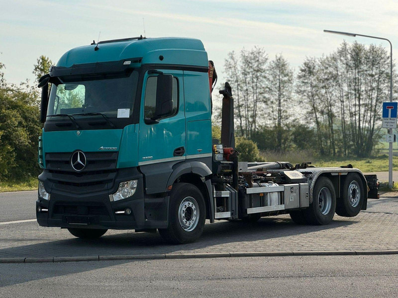 Mercedes-Benz Actros 2540 6x2 Abrollkipper Kran PK 11001 - Бортова вантажівка/ Платформа, Вантажівка з маніпулятором: фото 2 Mercedes-Benz Actros 2540 6x2 Abrollkipper Kran PK 11001 - Бортова вантажівка/ Платформа, Вантажівка з маніпулятором: фото 2