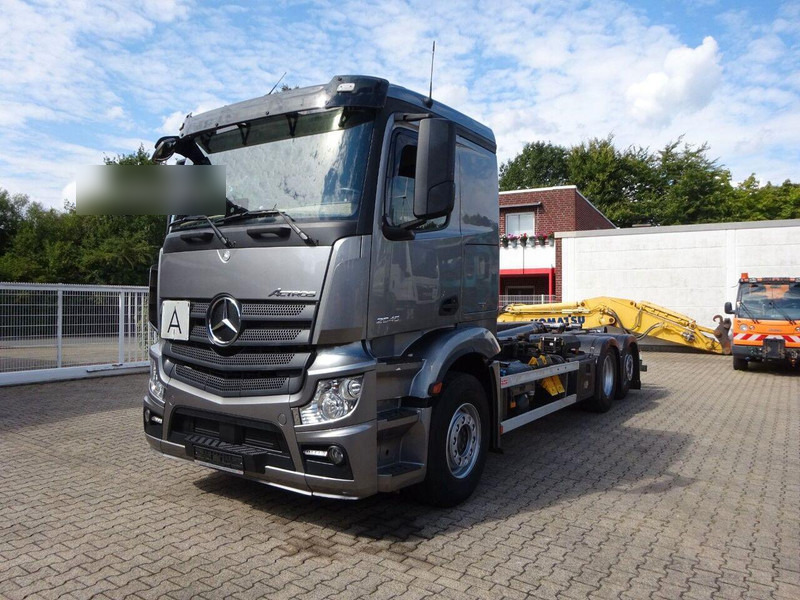 Mercedes-Benz Actros 2545 Hook lift truck 6x2 - Гаковий мультиліфт вантажівка, Вантажівка з маніпулятором: фото 1 Mercedes-Benz Actros 2545 Hook lift truck 6x2 - Гаковий мультиліфт вантажівка, Вантажівка з маніпулятором: фото 1