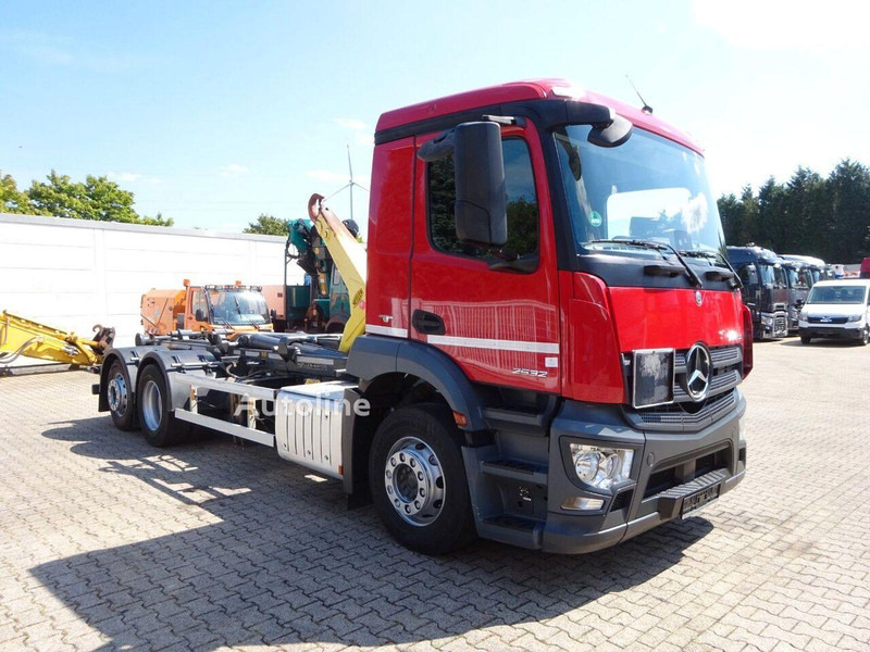 Mercedes-Benz Antos 2532 - Hook lift truck - Гаковий мультиліфт вантажівка: фото 4 Mercedes-Benz Antos 2532 - Hook lift truck - Гаковий мультиліфт вантажівка: фото 4