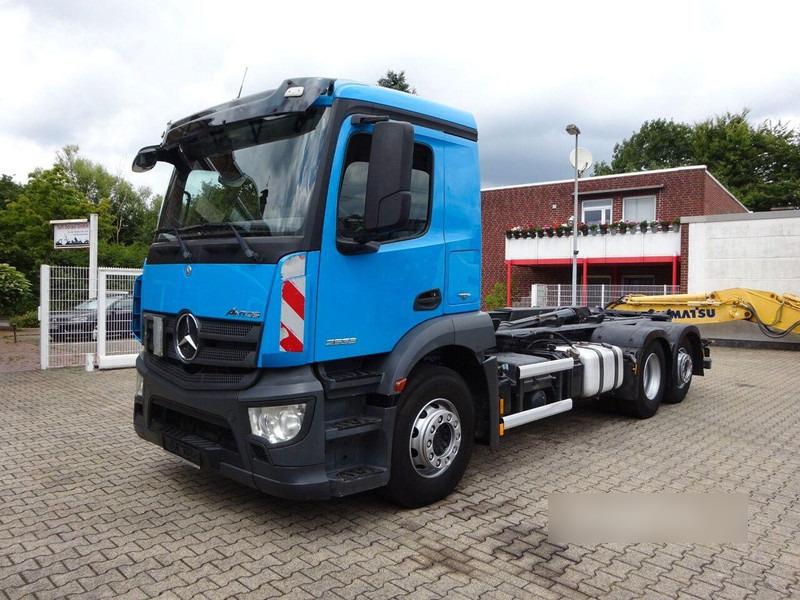 Mercedes-Benz Antos 2533 - Hook lift truck 6x2 - Гаковий мультиліфт вантажівка: фото 2 Mercedes-Benz Antos 2533 - Hook lift truck 6x2 - Гаковий мультиліфт вантажівка: фото 2