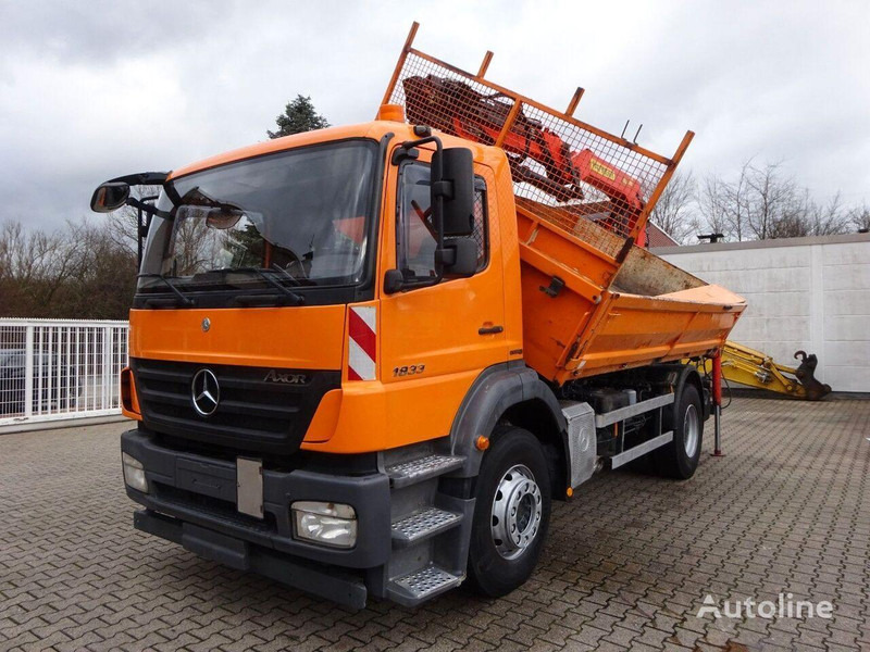 Mercedes-Benz Axor 1833 - 2 way tipper+crane - Самоскид вантажівка, Вантажівка з маніпулятором: фото 2 Mercedes-Benz Axor 1833 - 2 way tipper+crane - Самоскид вантажівка, Вантажівка з маніпулятором: фото 2