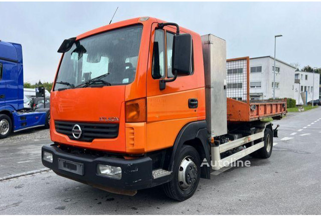 Nissan Atleon 80.19 - Hook lift truck+tipper - Гаковий мультиліфт вантажівка: фото 2 Nissan Atleon 80.19 - Hook lift truck+tipper - Гаковий мультиліфт вантажівка: фото 2