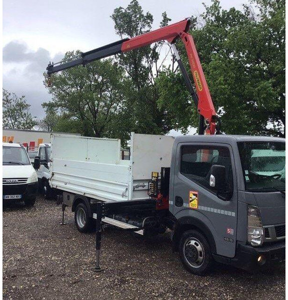 Nissan NT400 - Tipper+crane - Самоскид вантажівка, Вантажівка з маніпулятором: фото 2 Nissan NT400 - Tipper+crane - Самоскид вантажівка, Вантажівка з маніпулятором: фото 2