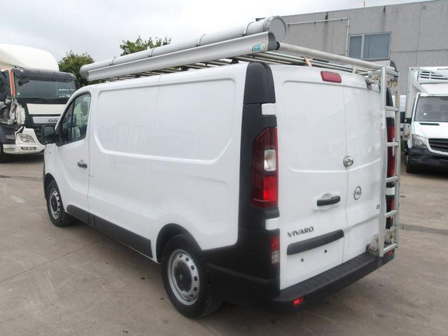 Opel Vivaro - Суцільнометалевий фургон: фото 4 Opel Vivaro - Суцільнометалевий фургон: фото 4