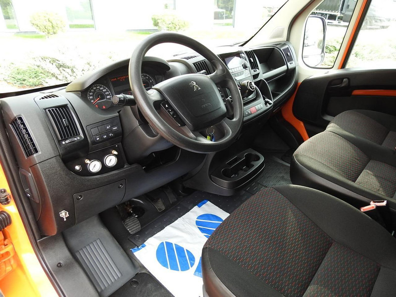 Peugeot BOXER SKRZYNIA PLANDEKA PODWÓJNA KABINA DOKA 7 MIEJSC KLIMATYZAC - Тентований фургон: фото 2 Peugeot BOXER SKRZYNIA PLANDEKA PODWÓJNA KABINA DOKA 7 MIEJSC KLIMATYZAC - Тентований фургон: фото 2