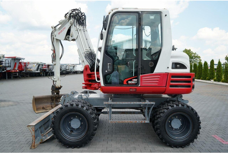 Takeuchi TB 295 W / KOPARKA KOŁOWA / 2016 ROK / PO KONTRAKCIE SERWISOWYM - Колісний екскаватор: фото 2 Takeuchi TB 295 W / KOPARKA KOŁOWA / 2016 ROK / PO KONTRAKCIE SERWISOWYM - Колісний екскаватор: фото 2