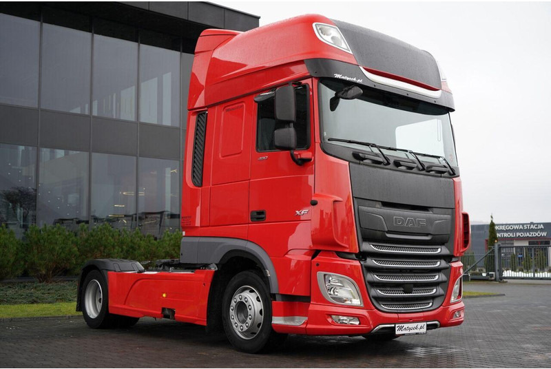 DAF XF 480 / LOW DECK / SUPER SPACE CAB / MEGA / 2021 - Тягач: фото 1 DAF XF 480 / LOW DECK / SUPER SPACE CAB / MEGA / 2021 - Тягач: фото 1